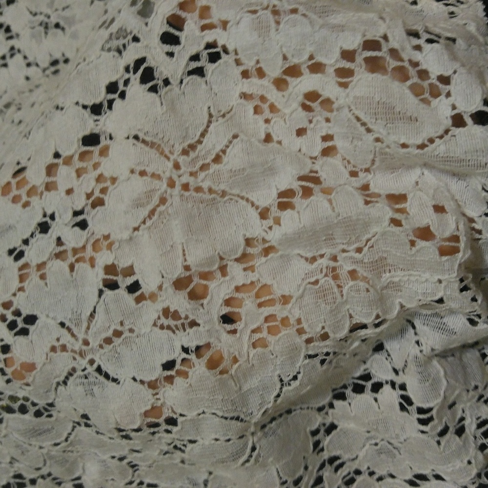 Lace top - Picture 2 of 3